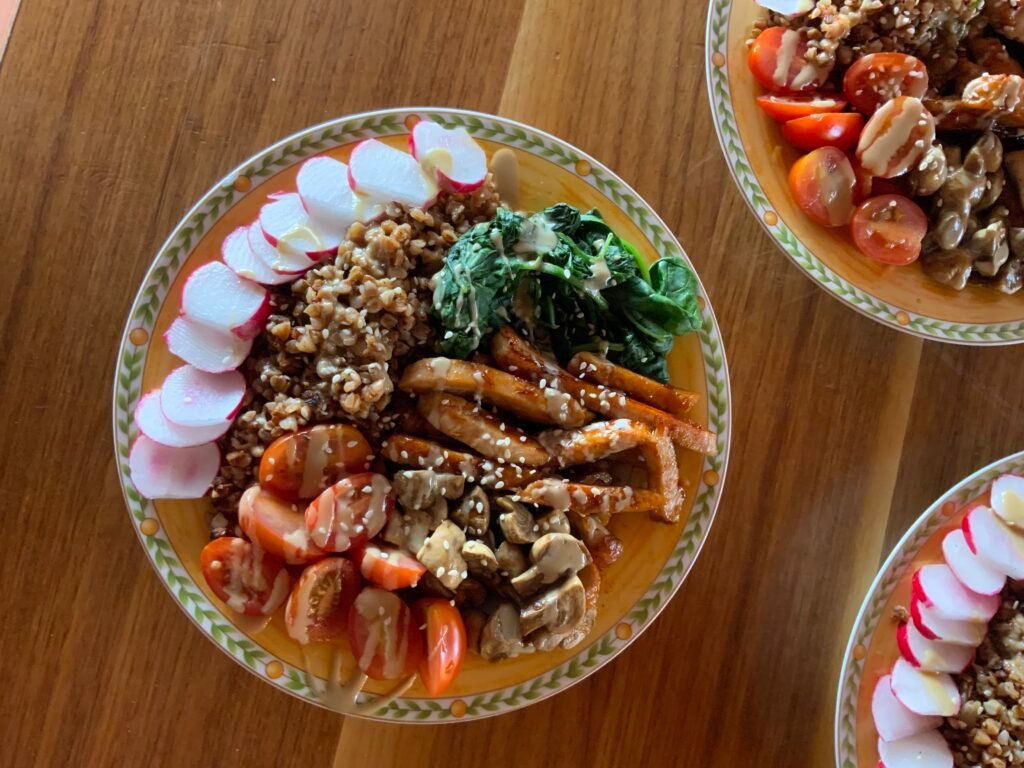 Gemüse-Hähnchen-Bowl