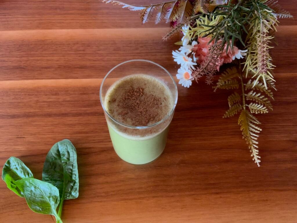 Hafer-Smoothie mit Banane und Spinat